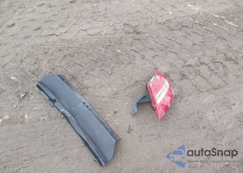 2012 Mercedes-Benz C 250 Sport z USA, uszkodzony, nr VIN WDDGF4HB9CR234329